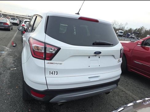 Used 2017 Ford Escape SE image 5
