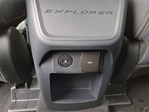 New 2025 Ford Explorer Active image 7