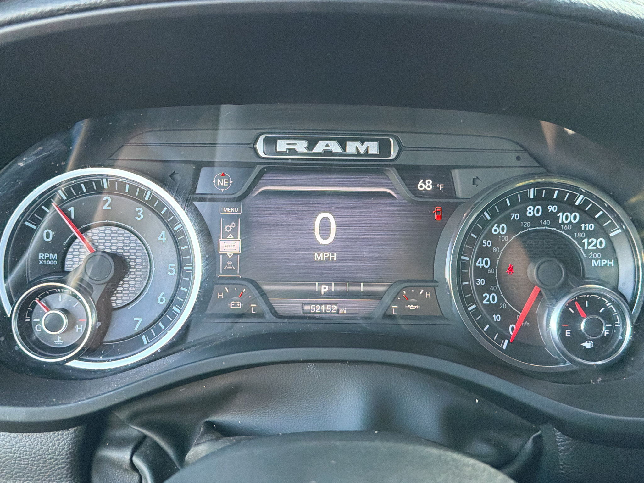 Used 2025 RAM 1500 Laramie AWD/4WD image 12