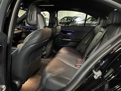 Used 2025 Mercedes-Benz C 300 4MATIC Sedan image 20