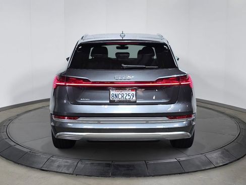 Used 2019 Audi e-tron Prestige w/ Prestige Package AWD/4WD image 6