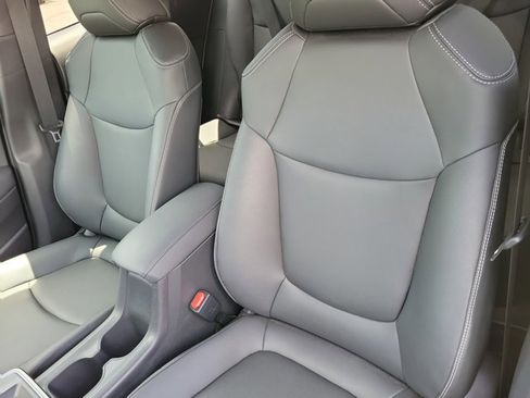 Used 2026 Toyota Corolla Cross XLE FWD image 7