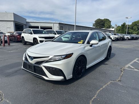 Used 2024 Toyota Camry XSE w/ Navigation Package FWD image 5