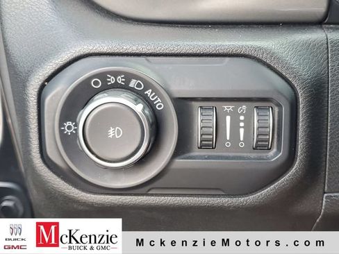 Used 2020 Jeep Wrangler Unlimited Sahara AWD/4WD image 22