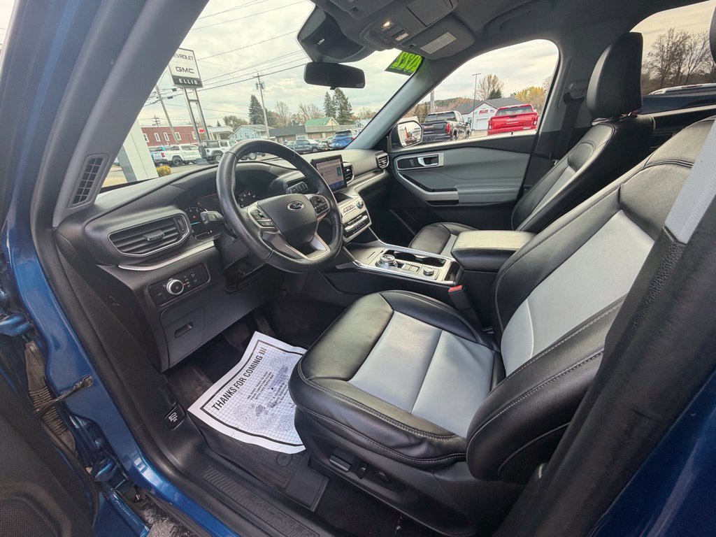 Used 2022 Ford Explorer XLT w/ Equipment Group 202A AWD/4WD image 19