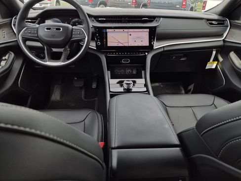 New 2026 Jeep Grand Cherokee L Limited RWD image 21