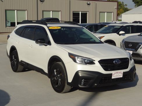 Used 2021 Subaru Outback Onyx Edition XT image 3