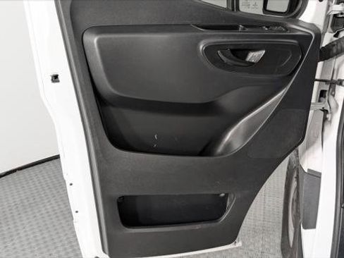 Used 2022 Mercedes-Benz Sprinter 2500 image 10