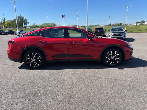 Used 2023 Toyota Crown Limited image 6