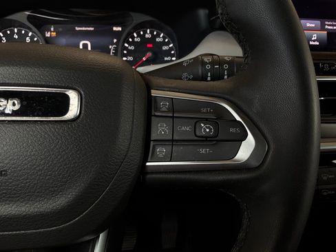 Used 2025 Jeep Compass Limited AWD/4WD image 36