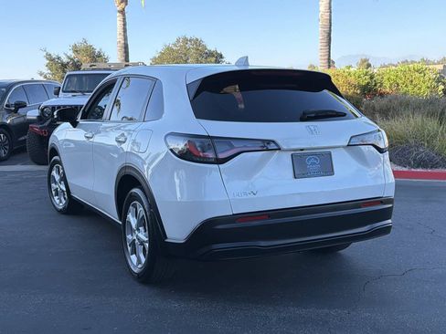 Used 2023 Honda HR-V LX image 9