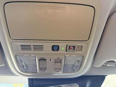 Used 2018 Honda Accord Touring image 20