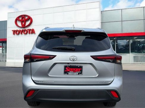 Used 2025 Toyota Highlander XLE image 5