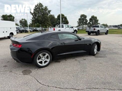 Used 2016 Chevrolet Camaro LT RWD image 15