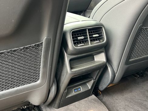 Used 2024 Mercedes-Benz GLE 350 4MATIC image 27