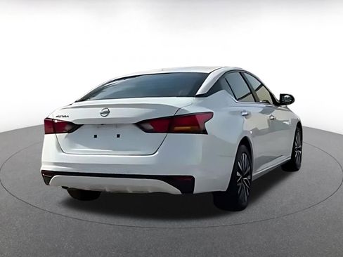 Used 2025 Nissan Altima 2.5 SV image 9