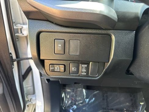 Used 2020 Toyota Tacoma TRD Sport w/ Technology Package AWD/4WD image 28
