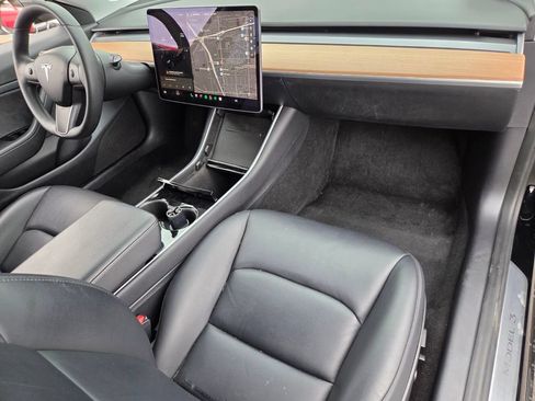Used 2020 Tesla Model 3 Standard Range Plus RWD image 17