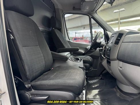 Used 2015 Mercedes-Benz Sprinter 2500 image 19