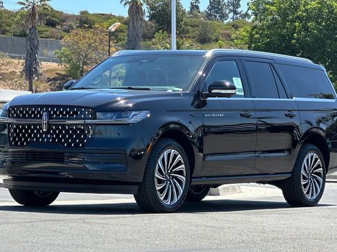 New 2026 Lincoln Navigator L Black Label AWD/4WD image 7