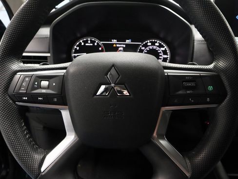 Used 2024 Mitsubishi Outlander SE image 30