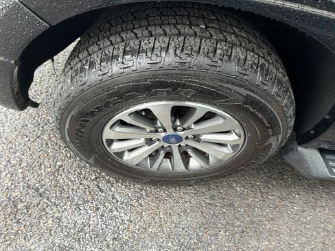 Used 2017 Ford Expedition EL XLT AWD/4WD image 4