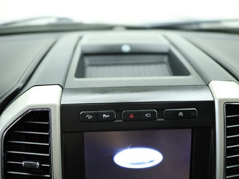 Used 2020 Ford F150 Lariat w/ Equipment Group 502A Luxury image 30