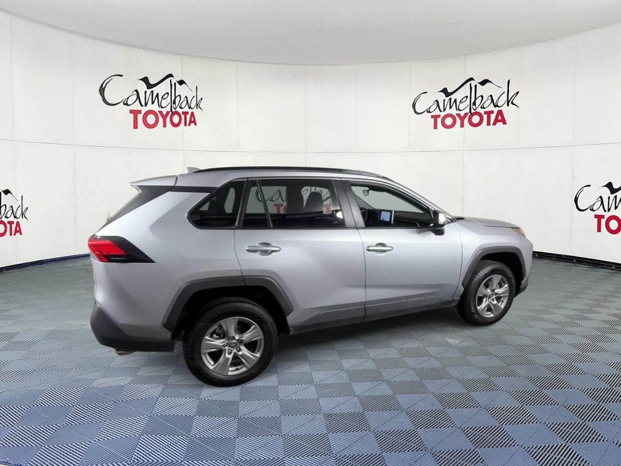 Used 2025 Toyota RAV4 XLE FWD image 3