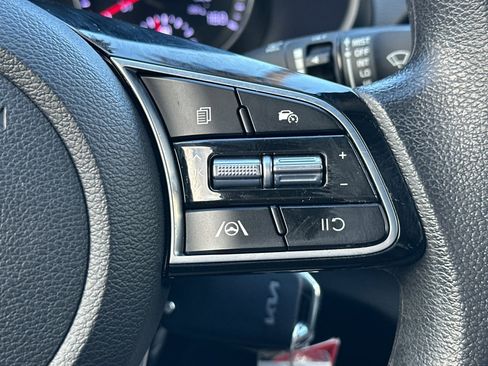 Used 2023 Kia Forte LXS w/ LXS Technology Package image 25