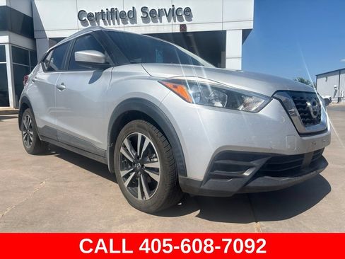 Used 2020 Nissan Kicks SV FWD image 1