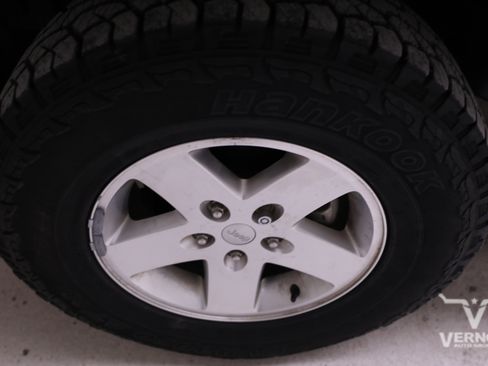 Used 2013 Jeep Wrangler Unlimited Sport image 23