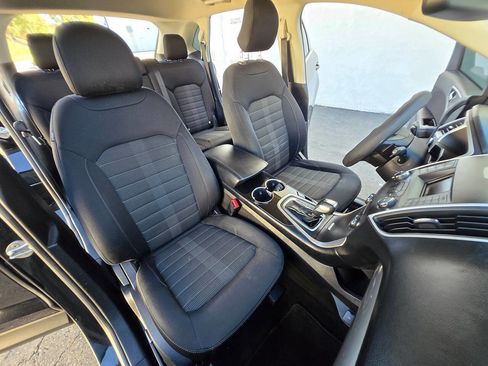 Used 2017 Ford Edge SEL FWD image 36