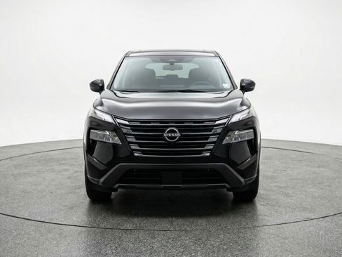 Used 2025 Nissan Rogue SV FWD image 2
