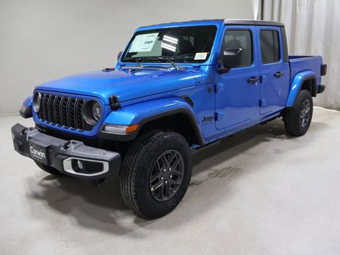 New 2026 Jeep Gladiator Sport AWD/4WD image 3