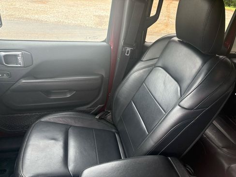 Used 2021 Jeep Wrangler Unlimited Sahara AWD/4WD image 19