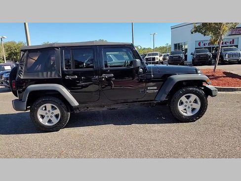 Used 2018 Jeep Wrangler Unlimited Sport S image 23