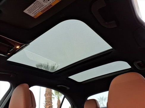 Used 2025 Mercedes-Benz C 300 4MATIC Sedan image 15