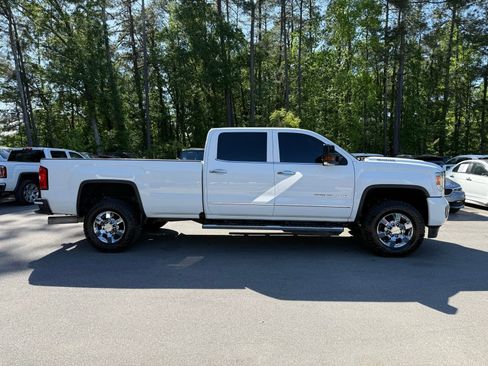Used 2019 GMC Sierra 3500 Denali w/ Duramax Plus Package image 8