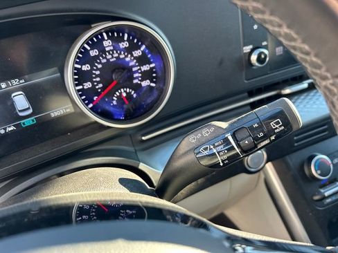 Used 2024 Kia Carnival LX image 17