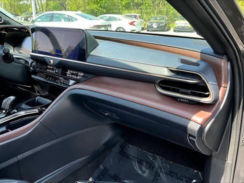 Used 2024 Toyota Crown Limited w/ Advanced Technology Package image 19