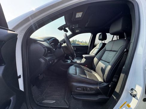 Used 2023 Chevrolet Traverse RS w/ LPO, Floor Liner Package image 17