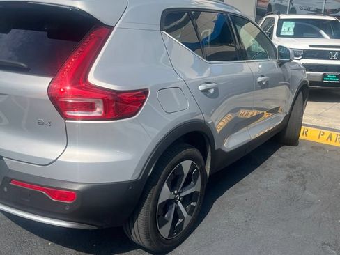 Used 2023 Volvo XC40 B4 Plus w/ Driver Assist Package FWD image 4