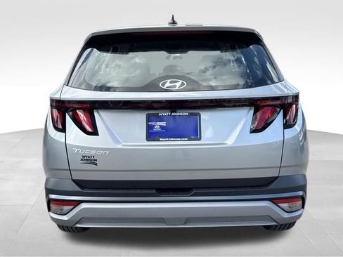New 2026 Hyundai Tucson SE image 4
