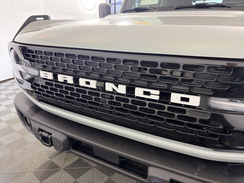 Used 2023 Ford Bronco Wildtrak image 15