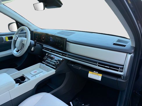 New 2026 Hyundai Santa Fe SE FWD image 13