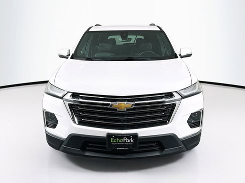 Used 2023 Chevrolet Traverse LT w/ Rear Camera Mirror Package image 2