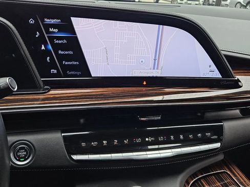 Certified 2024 Cadillac Escalade ESV Premium Luxury AWD/4WD image 16