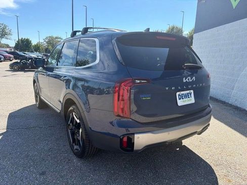 Used 2025 Kia Telluride S AWD/4WD image 3