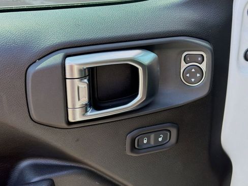 Used 2023 Jeep Wrangler Unlimited Sport AWD/4WD image 21