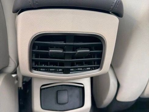 Used 2018 Lincoln MKZ Premiere FWD image 18